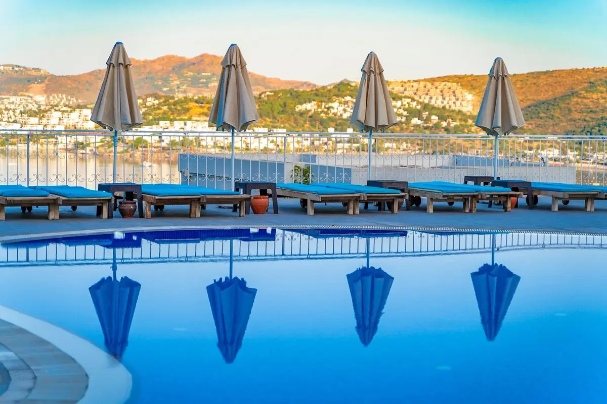 Three Pools, One Horizon